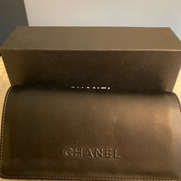 Chanel Variant 🕶 Sunglasses - Picture 5 of 12